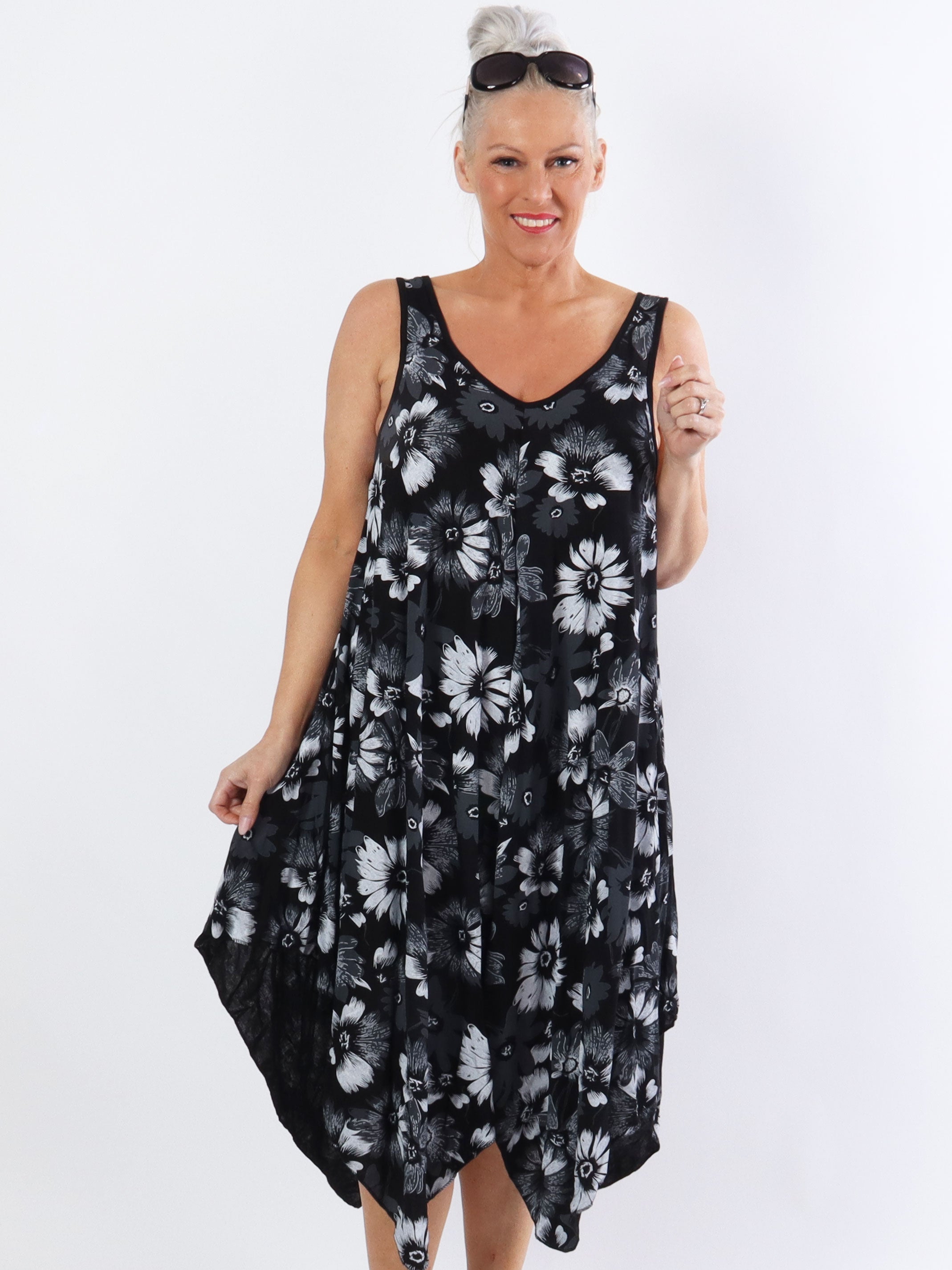 Blair - Luftig klänning i viskos plus size med blommigt tryck